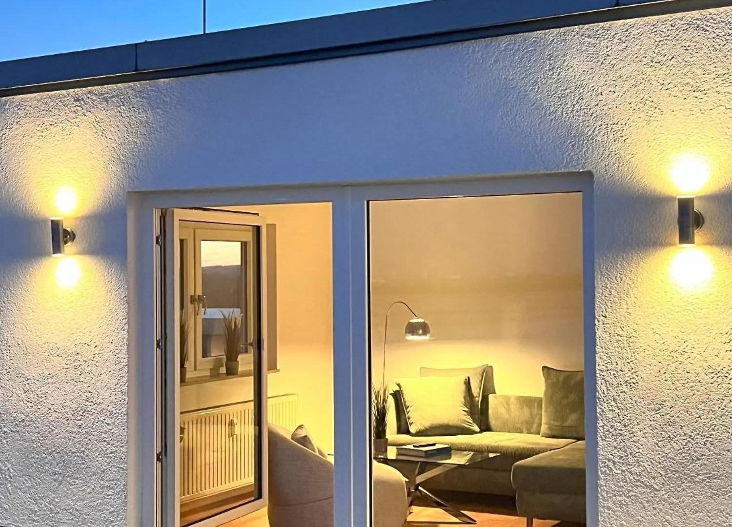 Penthouse Wolkenplatz 55 Qm -- Grosse Dachterrasse, Kostenfrei Garage Und Wlan, Ebk, Smart Tv, Haltestelle Stadtbahn 100 Meter -- Perfekt Fuer Geschaeftsreisende Und Familien Hannover 0*,